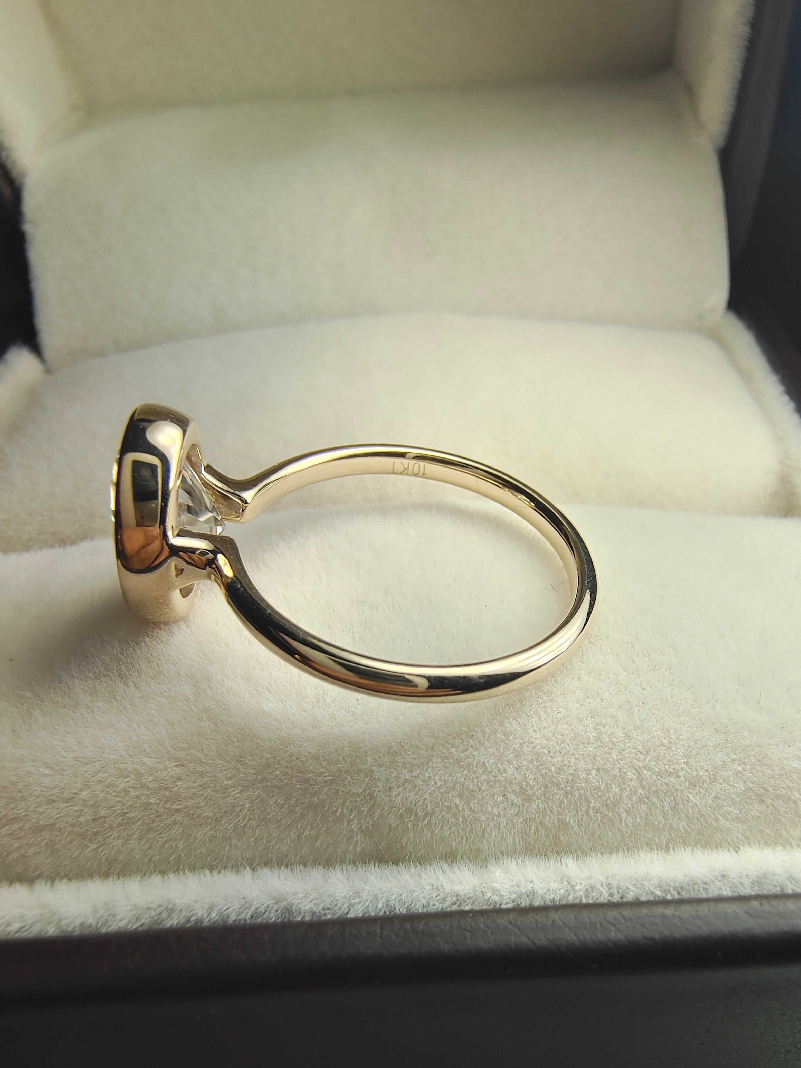 Unique Solid Gold Ring for Women by UnicaStone