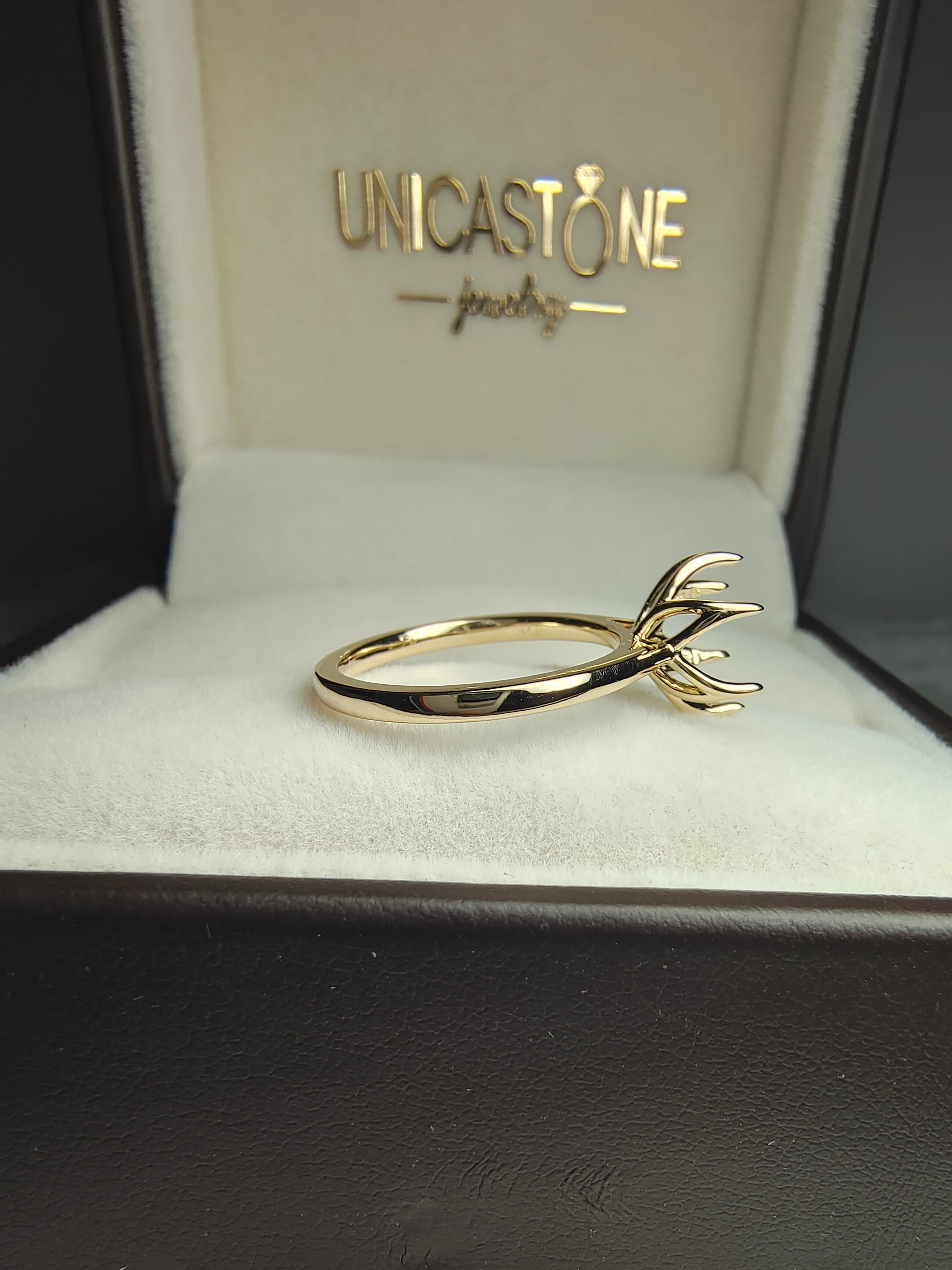 Nature Inspired Ring Setting by UnciaStone