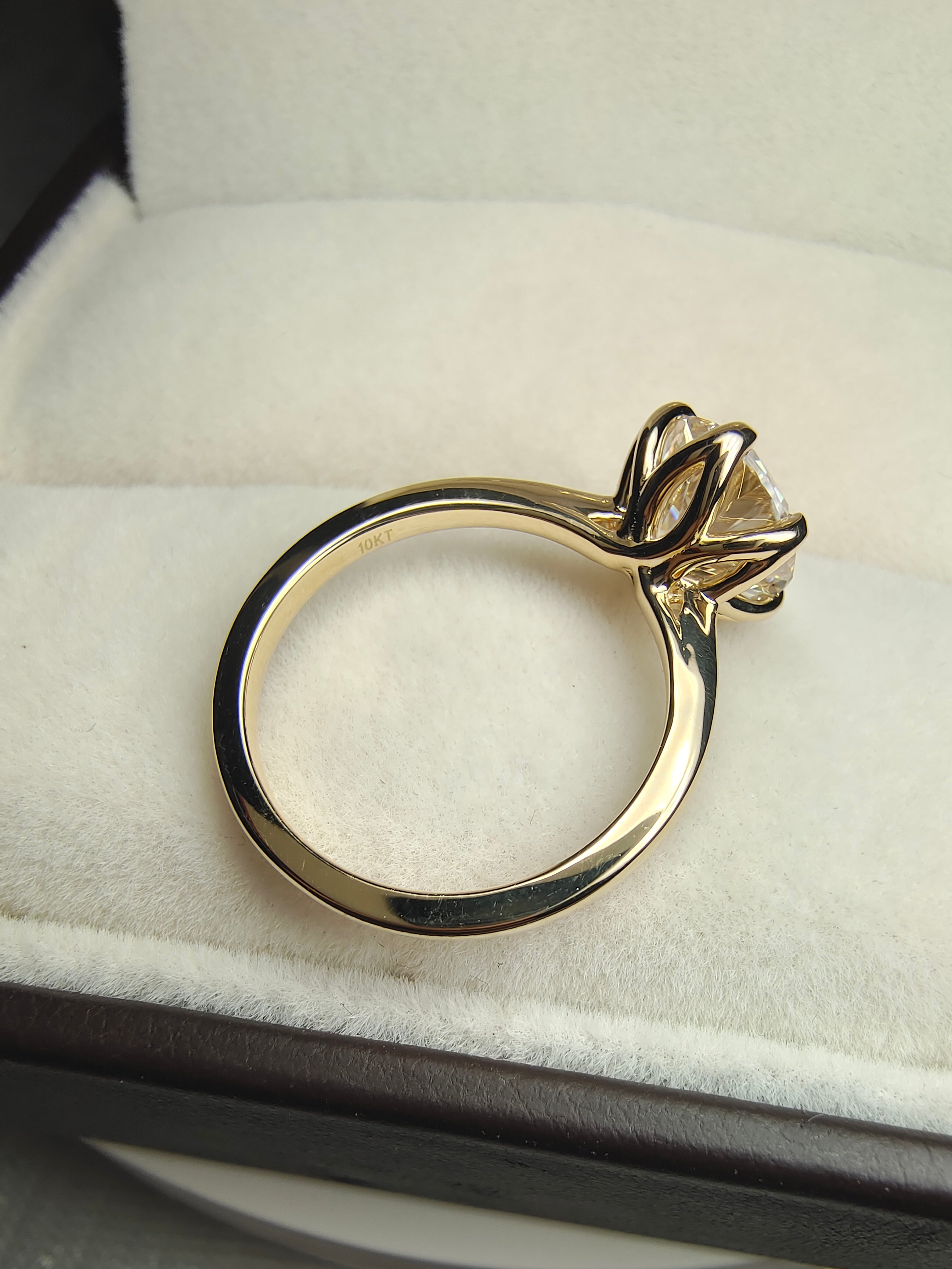 Tulip Setting Ring by UnicaStone
