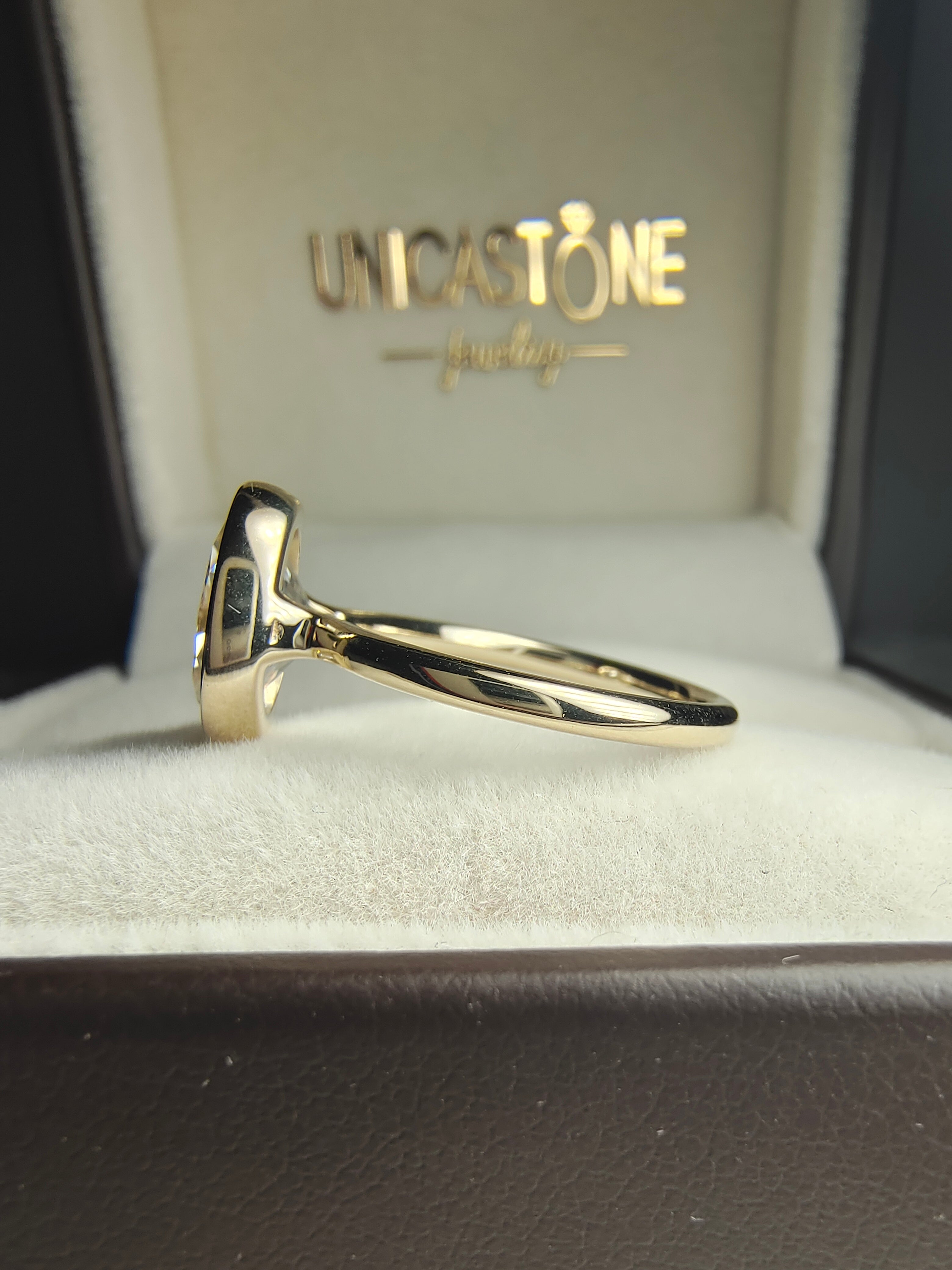 Vintage Engagement Ring by UnicaStone