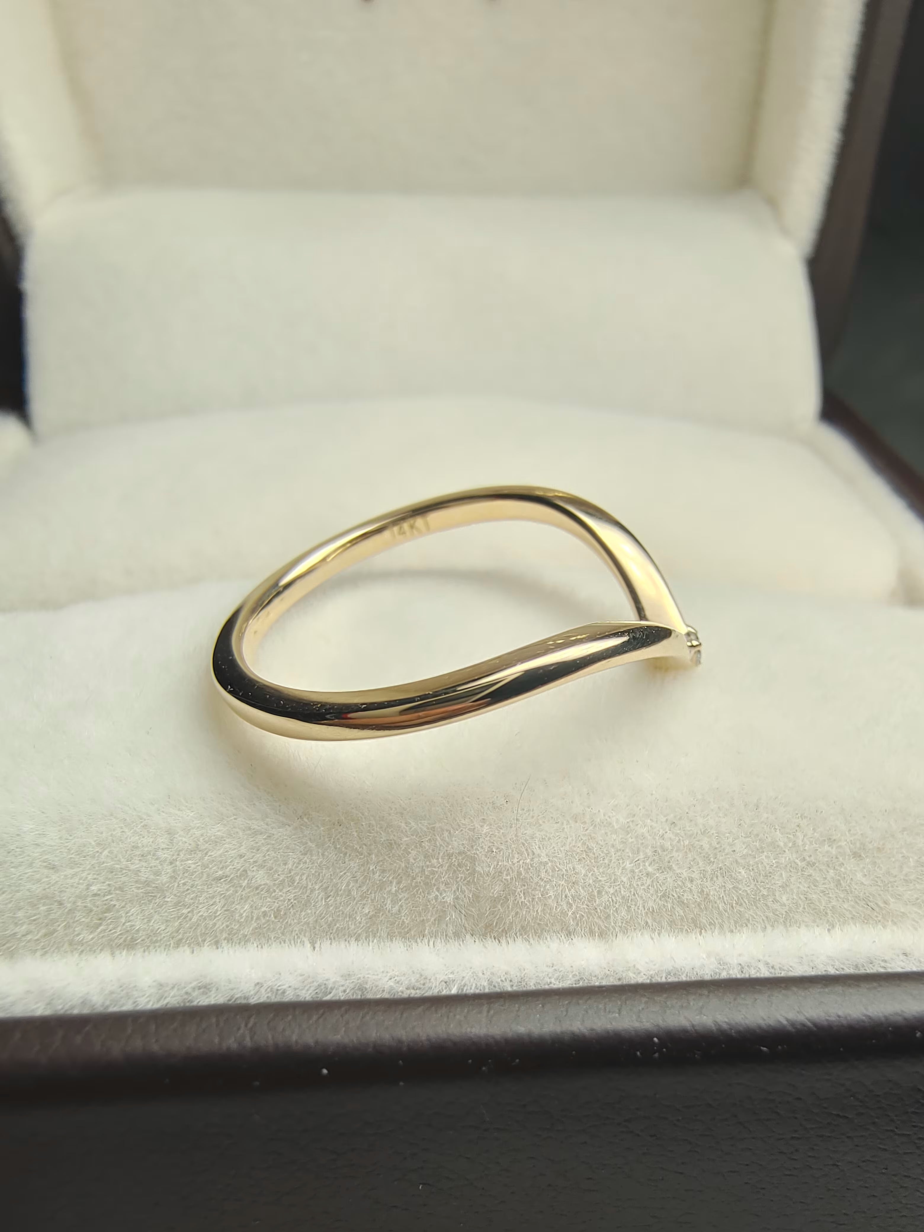 curved nesting moissanite ring for women by unicastone