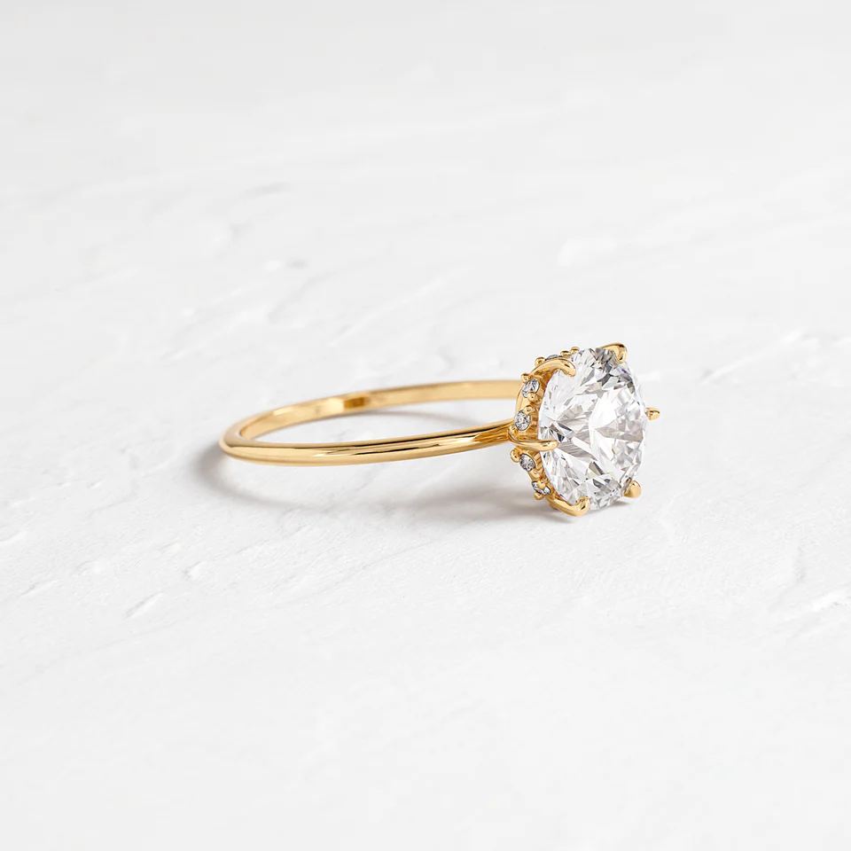 Aurora – Oval Halo with Pavé